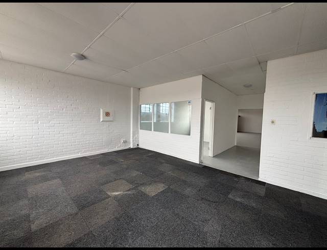 300M² WAREHOUSE TO LET IN MAITLAND